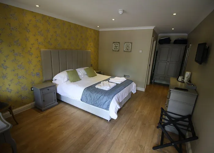 Top-Rated Accommodations in Swindon on an Interactive Map