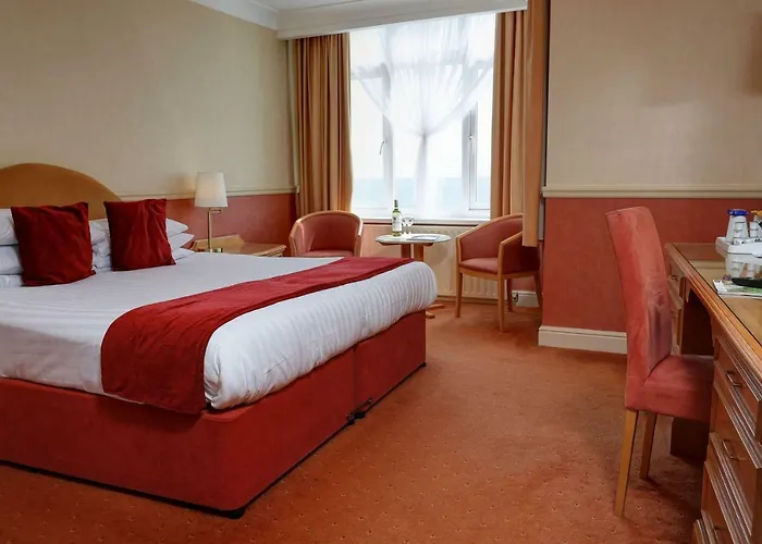 Top Hotels Near Portsmouth Harbour with Parking